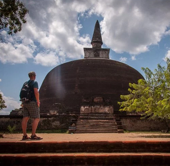 The serene Avukana Buddha statue in Polonnaruwa